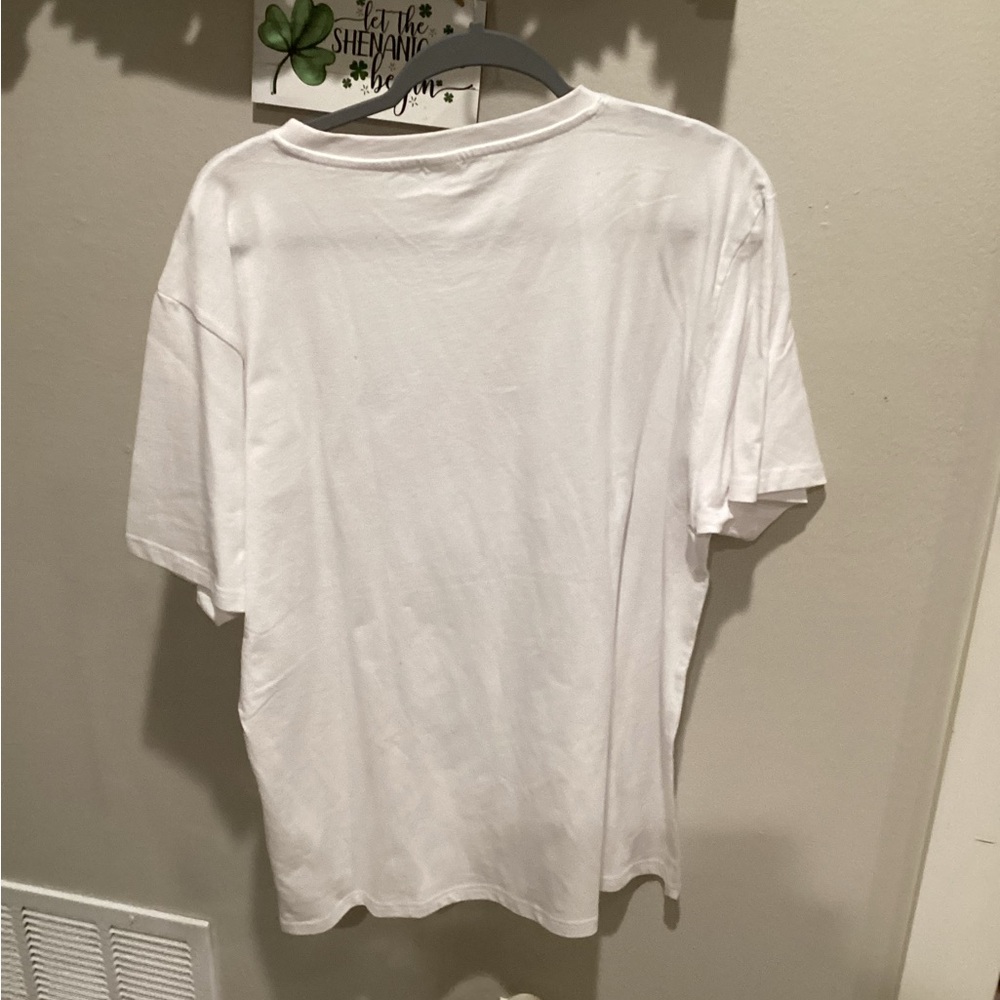 50% Off! 3 Days Only! NWT-Hello Kitty White Tee wRed Bow & Strawberry - Sz 2x!!! - Picture 6 of 7